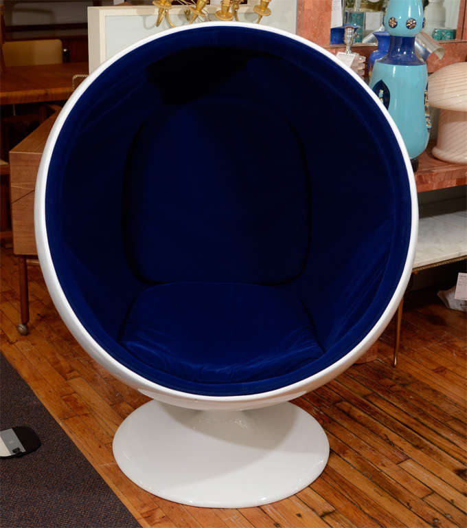 Pair of Mid Century "Ball" Chairs by Eero Aarnio