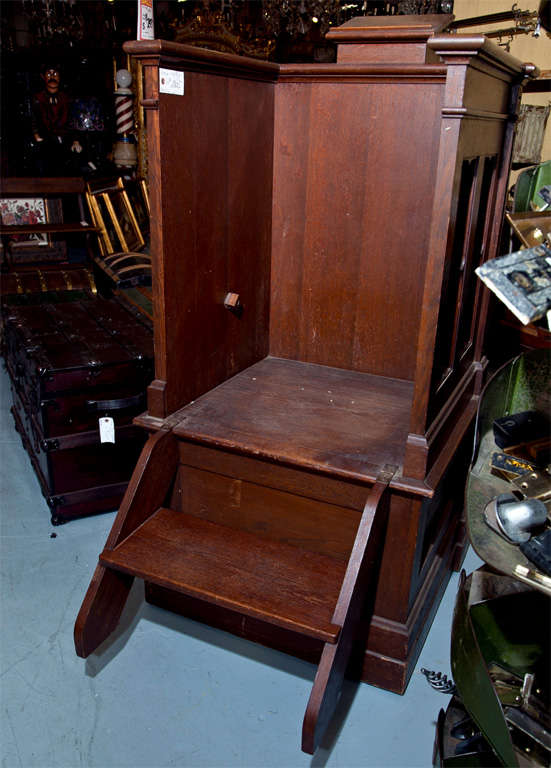 Antique Oak Church Pulpit Podium / Lectern In Good Condition In Stamford, CT