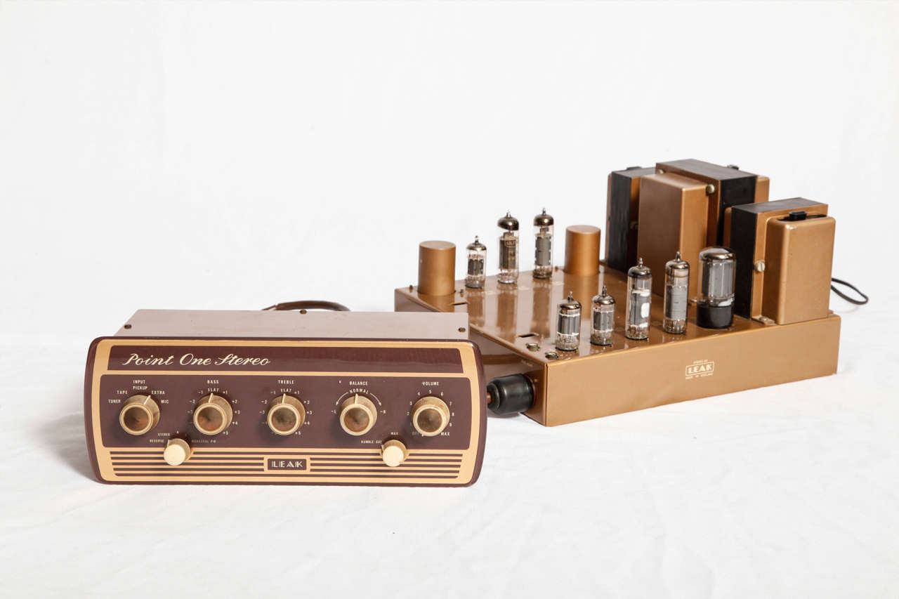 One of the most popular amplifiers in the 1960s ,here is  the Leak Stereo 20 and its pre-amplifier Varislope. Introduced in 1958, the Stereo 20 used the same basic circuits as all of Harold Leak's 'Point One' power amplifiers.Out of the entire