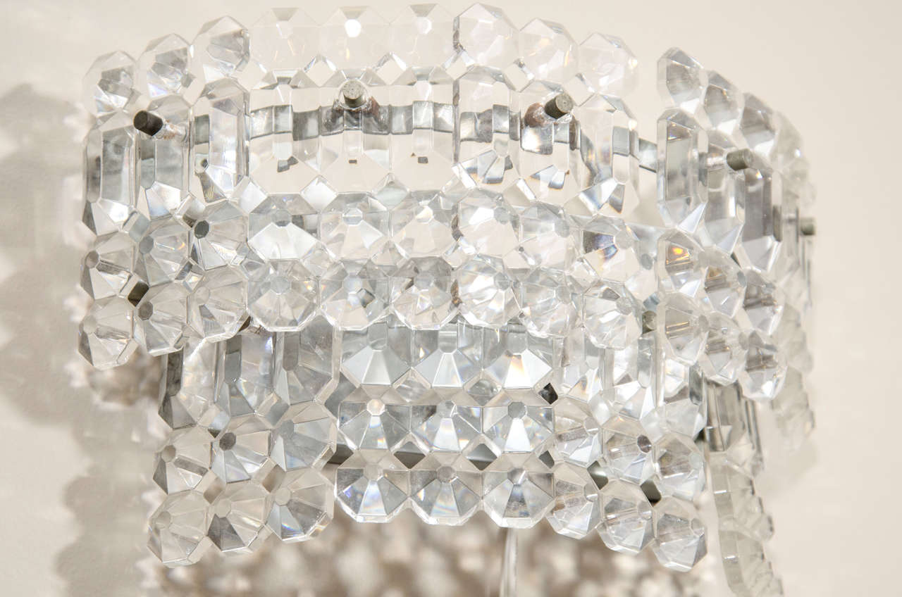 Mid-Century Modern Paire d'appliques en verre à facettes du milieu du siècle dernier en vente