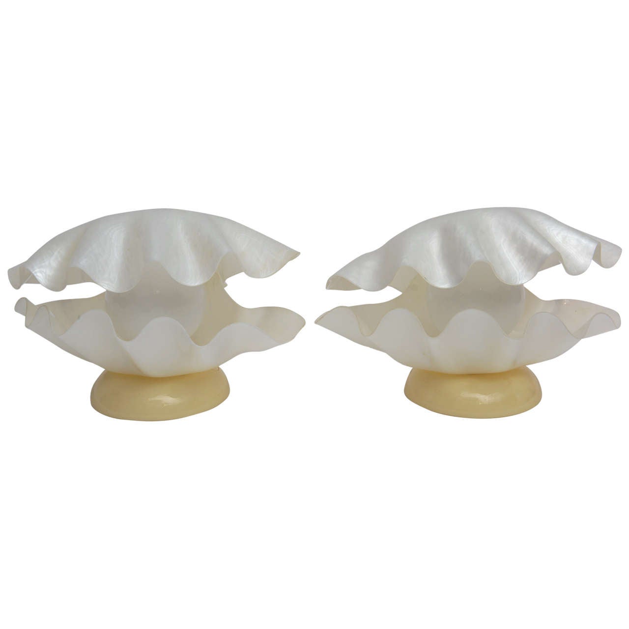 Pair of Lucite Clamshell Lamps For Sale