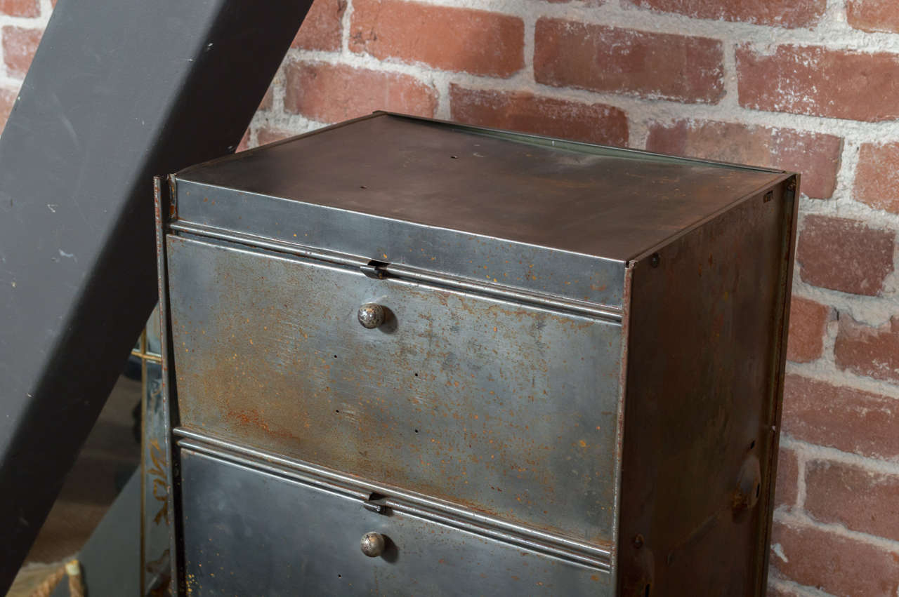 French 5-Compartment Metal Industrial Cabinet