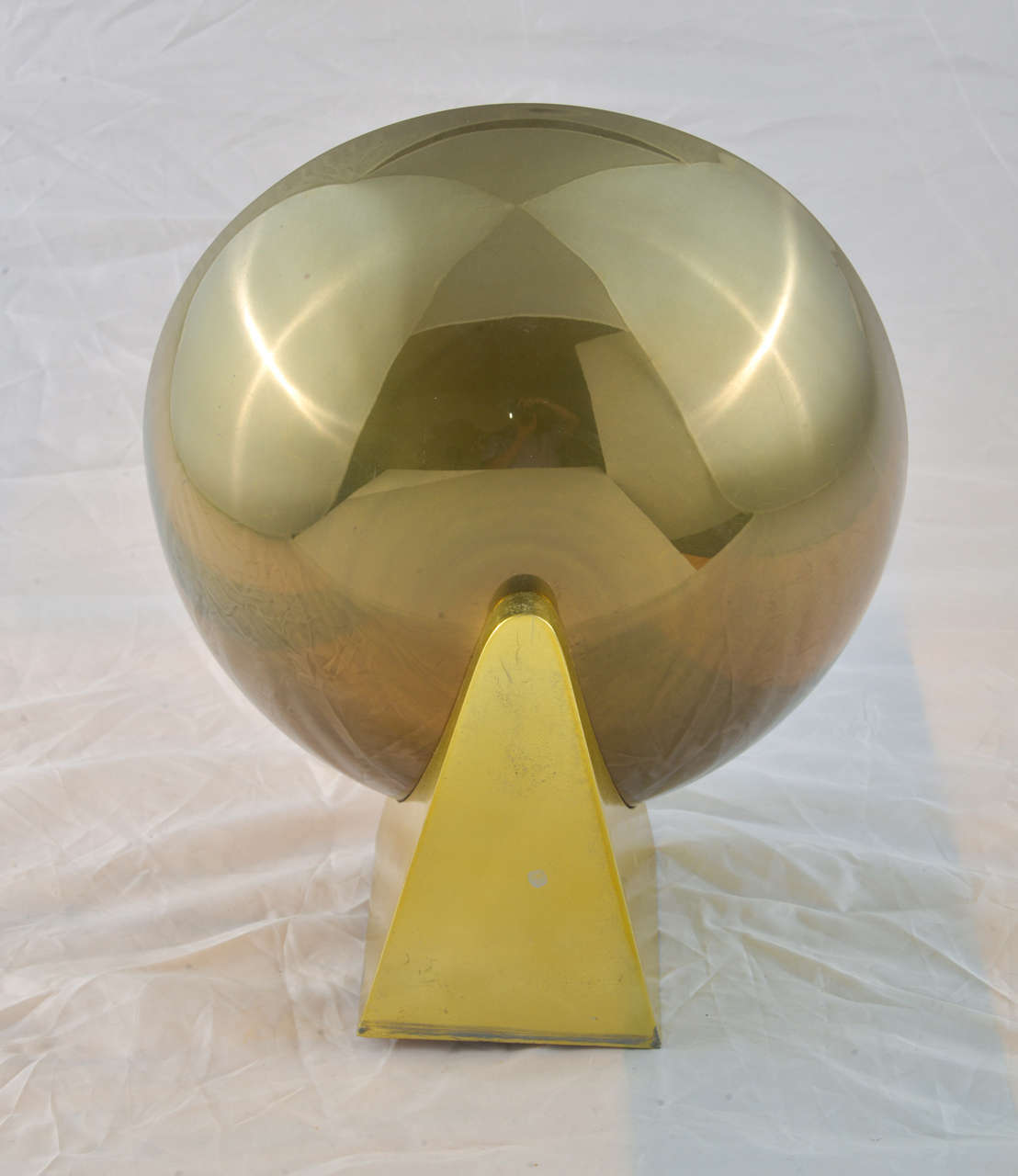 Kurt Versen classic Mid Century brass sconces In Good Condition In Dallas, TX