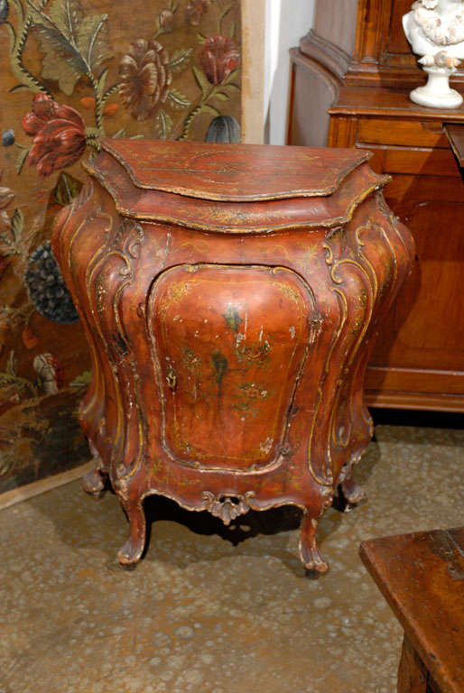 Small 19th Century  Italian Bombay Commode For Sale 2
