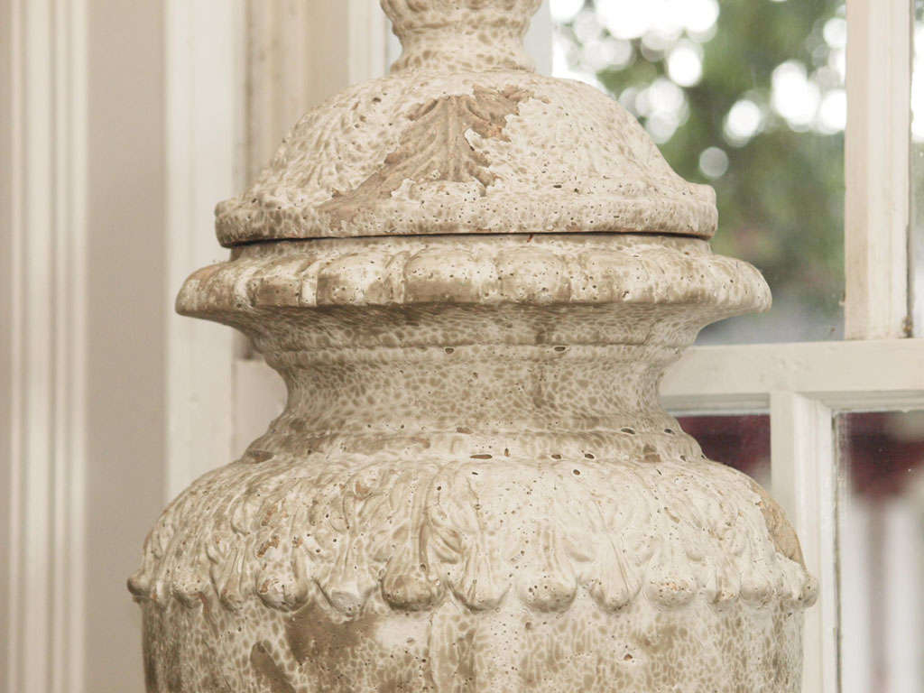 Pair of Terra Cotta Urns In Good Condition For Sale In New Orleans, LA