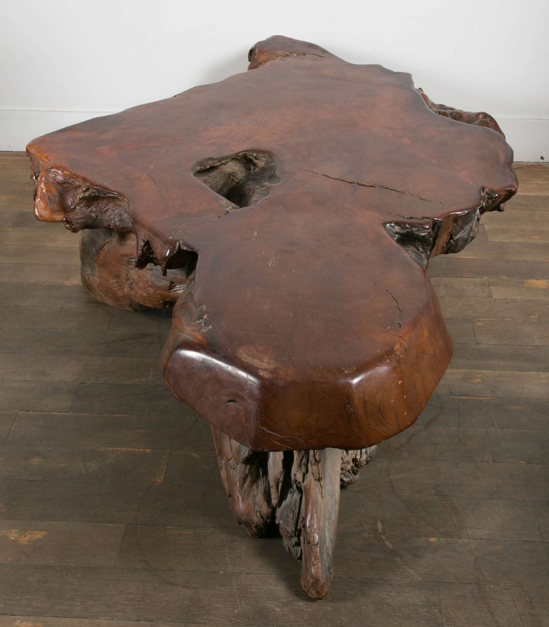 Organic Shape Walnut Coffee Table In Excellent Condition In Paris, Ile-de-France
