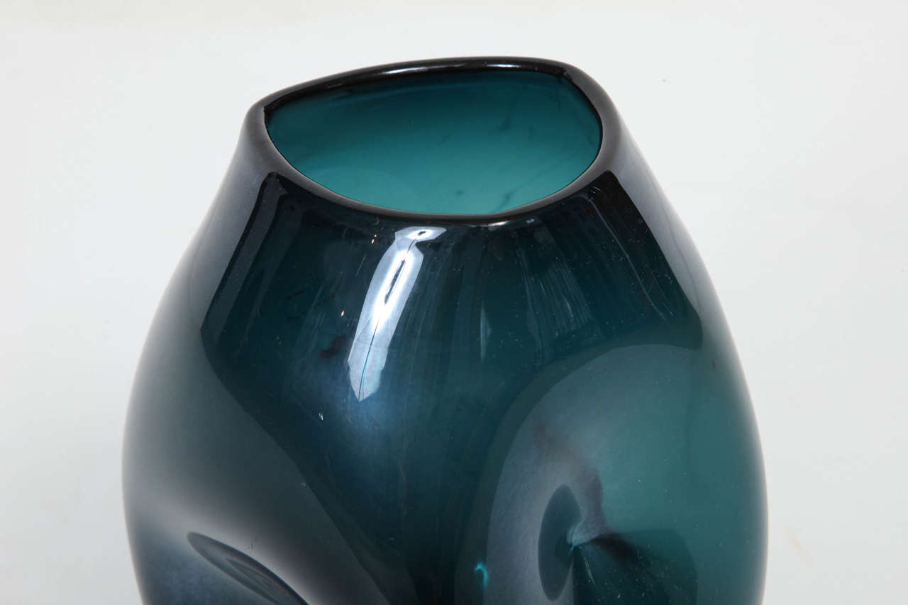 Empoli Jade Green Glass Vase In Excellent Condition For Sale In New York, NY