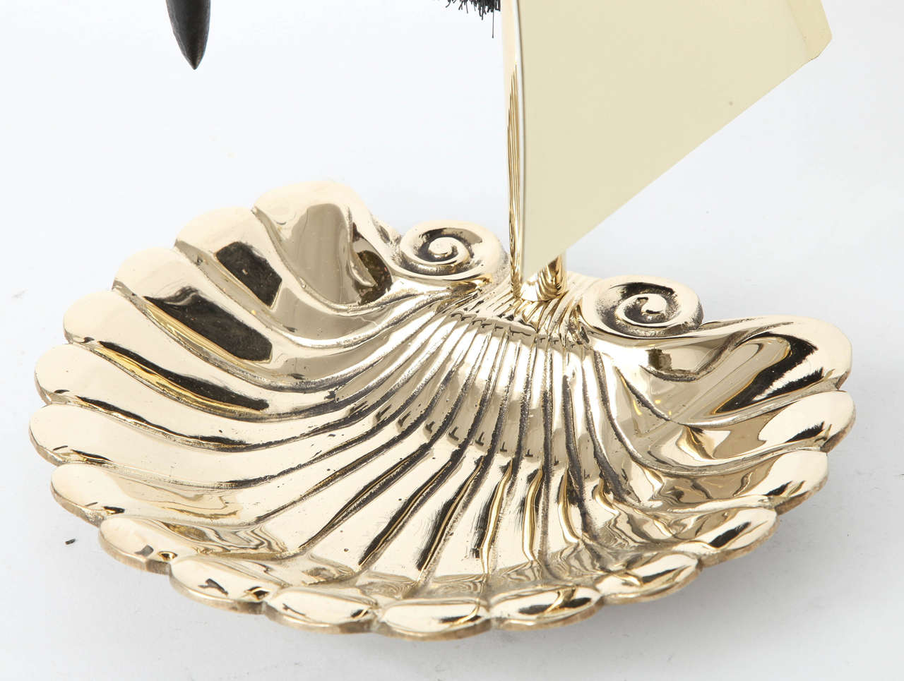 Kaminbesteck aus poliertem Messing mit Muschelmotiv (amerikanisch) im Angebot