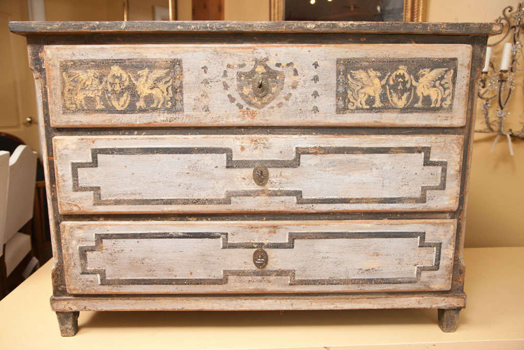 Bavarian painted chest of drawers 5