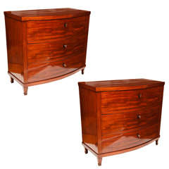 Fine Pair of  Bow-Fronted Chest of Drawers