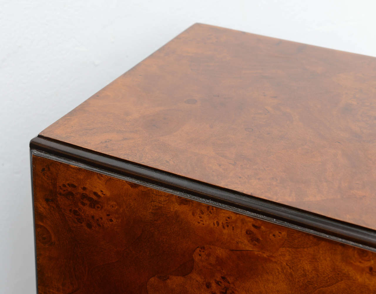 Drexel Heritage Pedestal in Burlwood with Black Edging 2