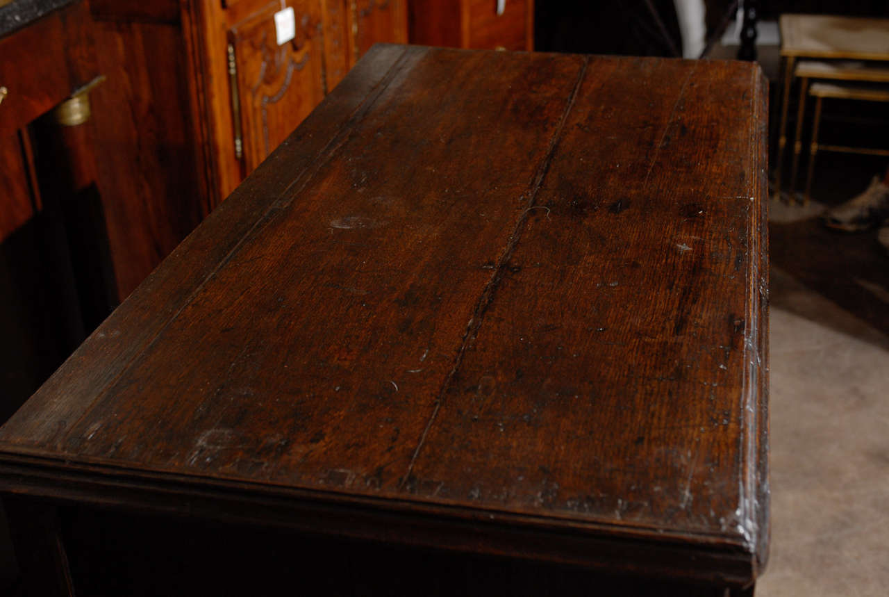 English Oak Early 19th Century Six-Drawer Chest with Geometric Front For Sale 5