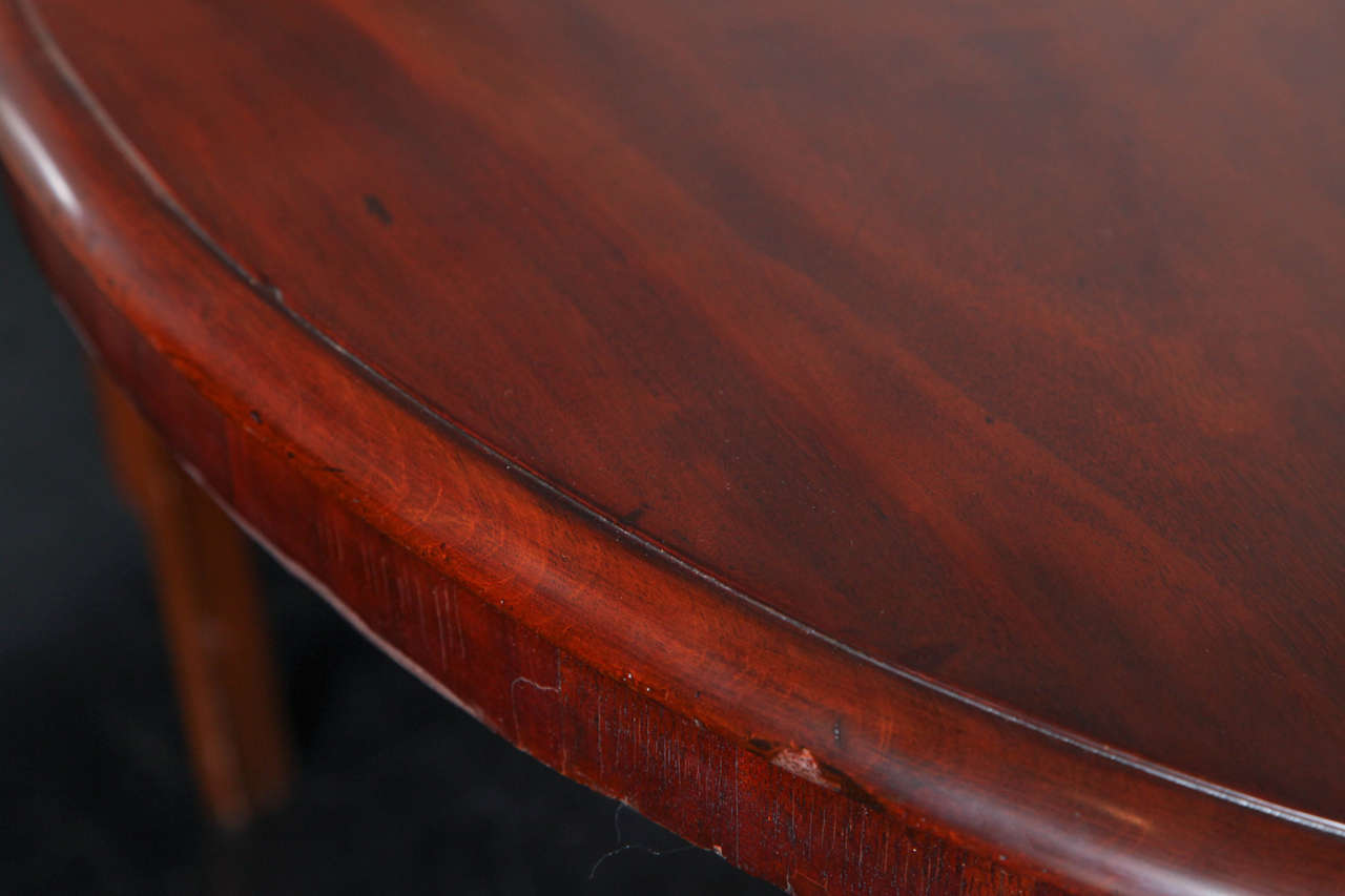 Early 19th Century Mahogany Pedestal Table For Sale 4