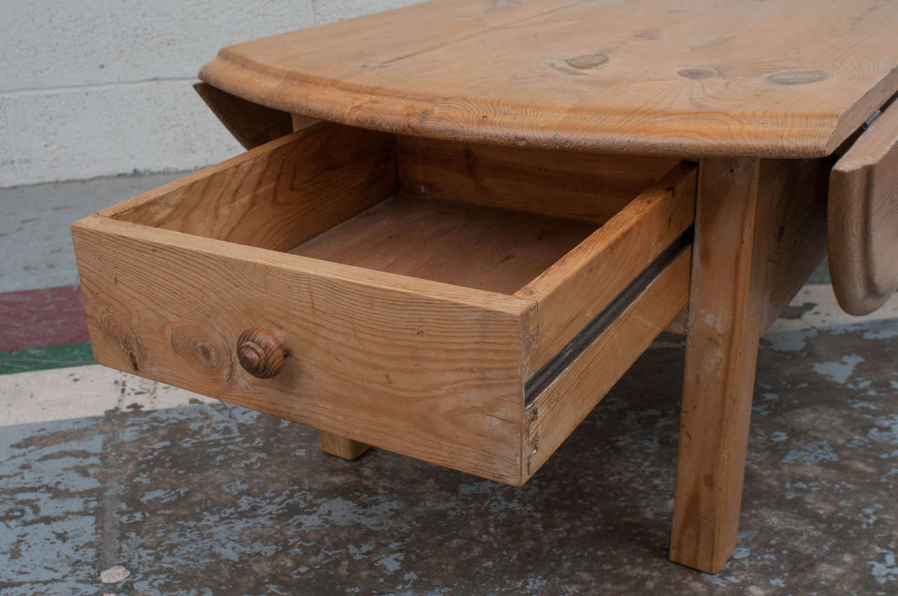 Pine DropLeaf Coffee Table at 1stDibs drop leaf coffee tables, drop