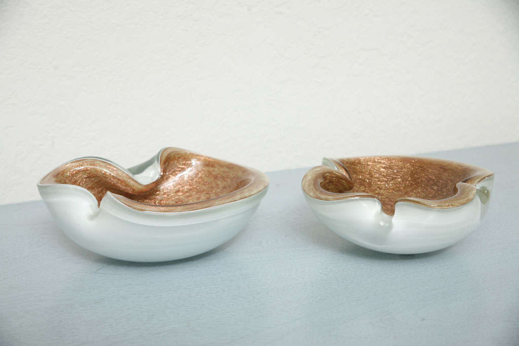 Mid-20th Century Pair of Murano Glass Dishes