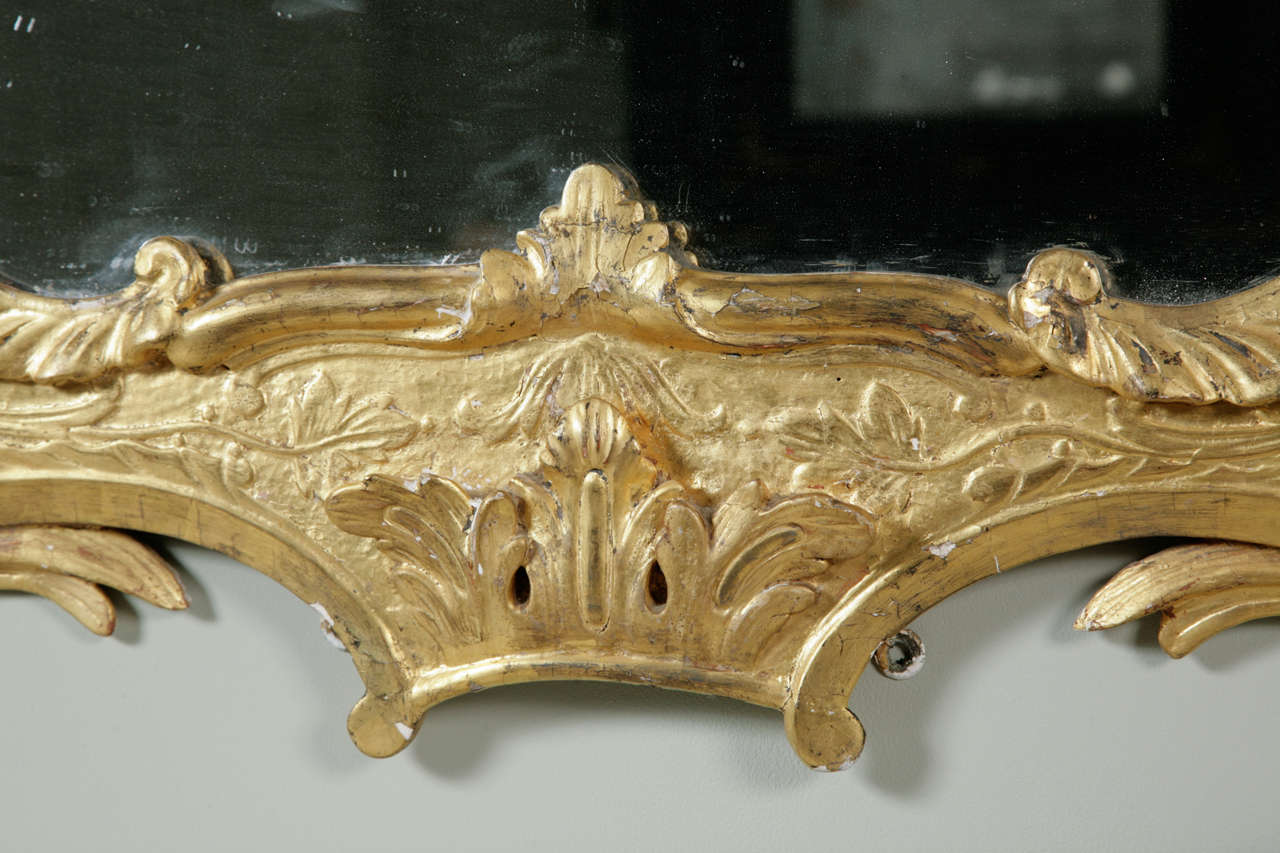 Irish An Unusual 18th Century carved Giltwood Wall Mirror For Sale