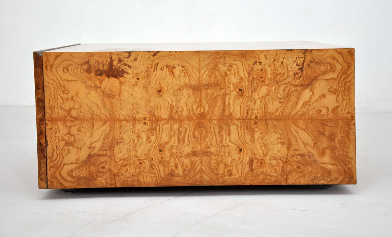 Milo Baughman Burl Wood Coffee Table With Storage In Excellent Condition In Chicago, IL
