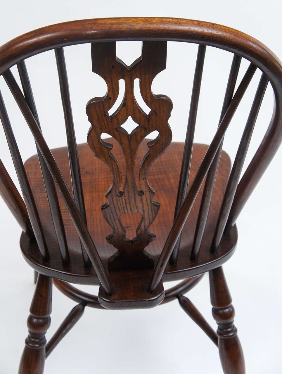 Set of Ten English Oak Windsor Chairs, Early 20th Century In Excellent Condition In Sheffield, MA