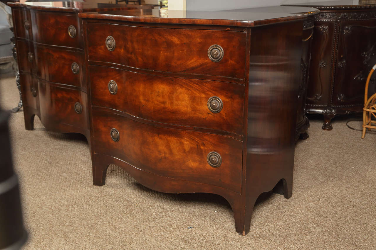 American Pair of Georgian Style Baker Bachelor Chests, Commodes, or Nighstands