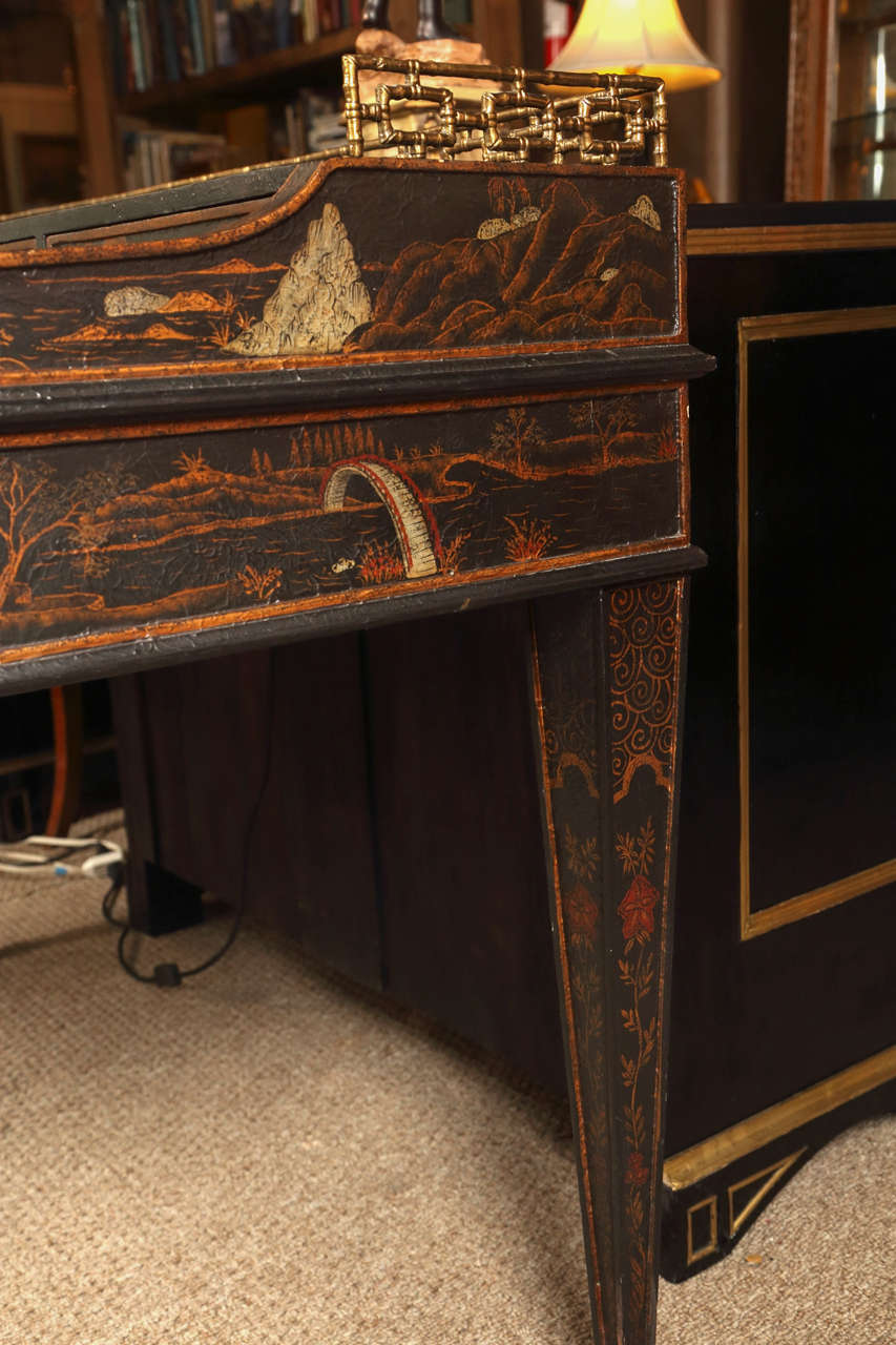 Maitland Smith Chinoiserie Carlton House Desk In Good Condition In Stamford, CT