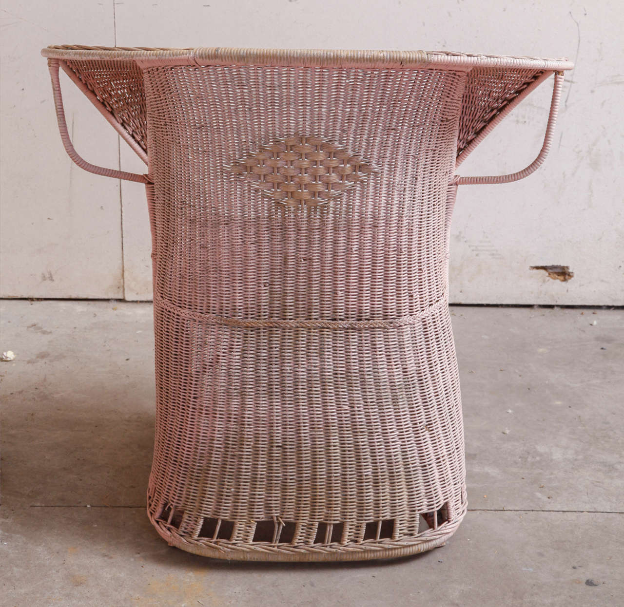 20th Century Edwardian Pink Wicker Armchair For Sale