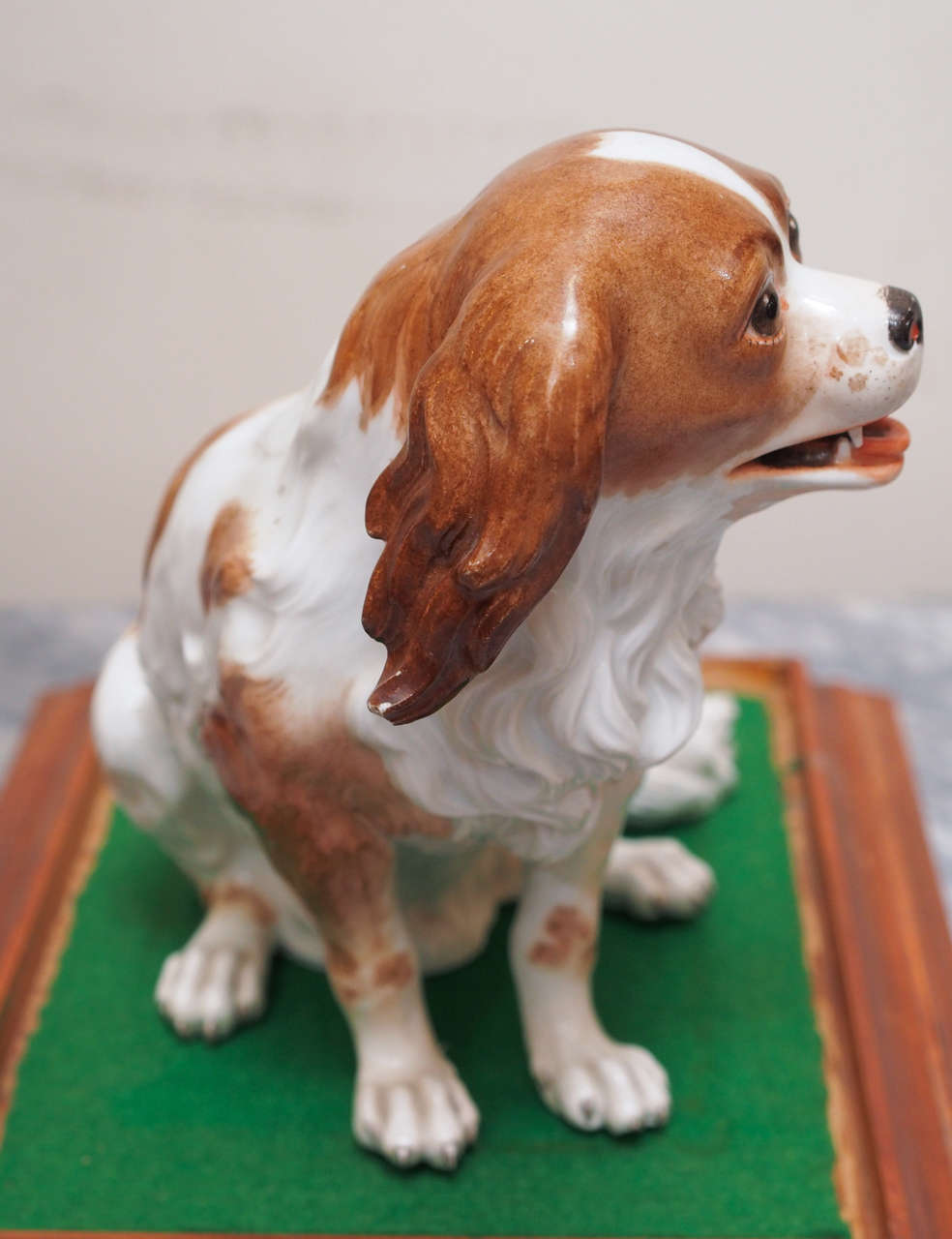 Vienna Porcelain figure of Cavalier King Charles Spaniel In Good Condition In Natchez, MS
