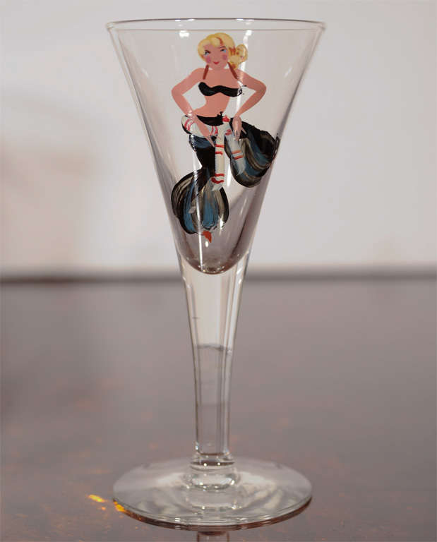 Set of hand-painted glasses with female figures For Sale 3