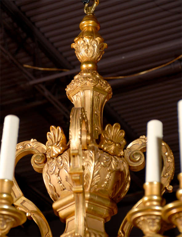 Lustre ancien Lustre en bois doré en vente 2