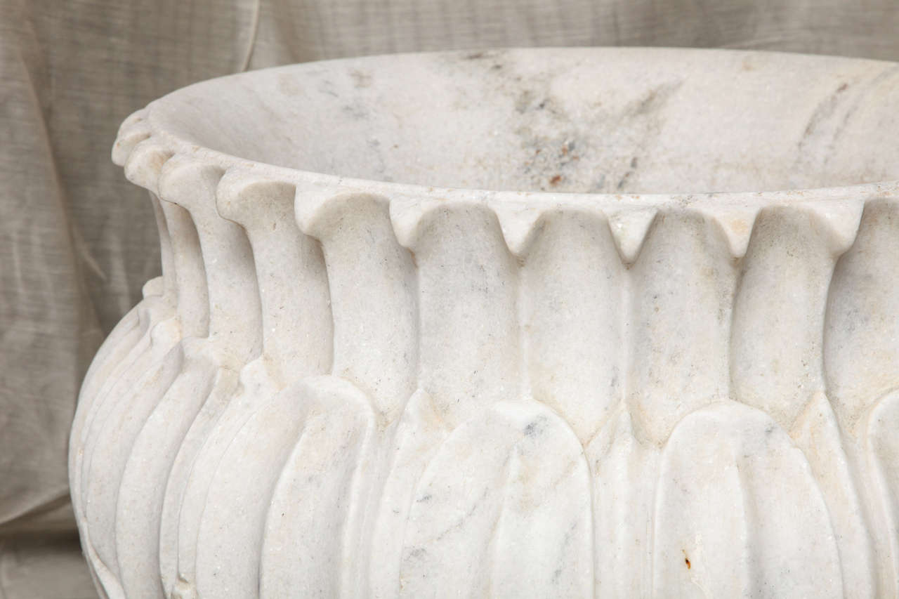White Marble Planter In Excellent Condition In New York, NY