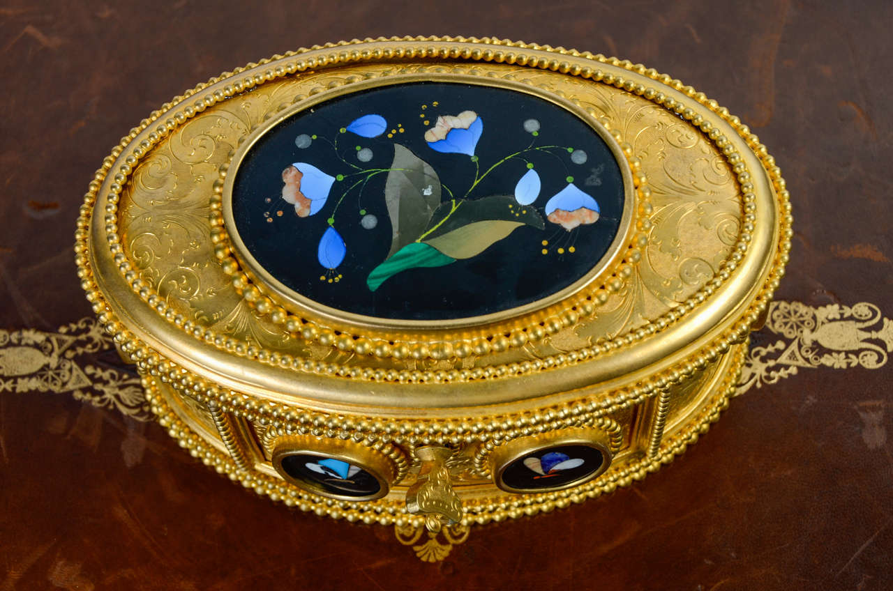 Gorgeous and Rare Gilded Plated Box Signed Tahan In Good Condition For Sale In Paris, FR