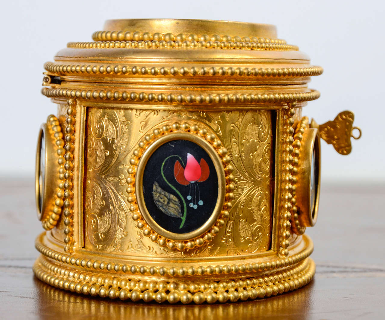 Gorgeous and Rare Gilded Plated Box Signed Tahan For Sale 3