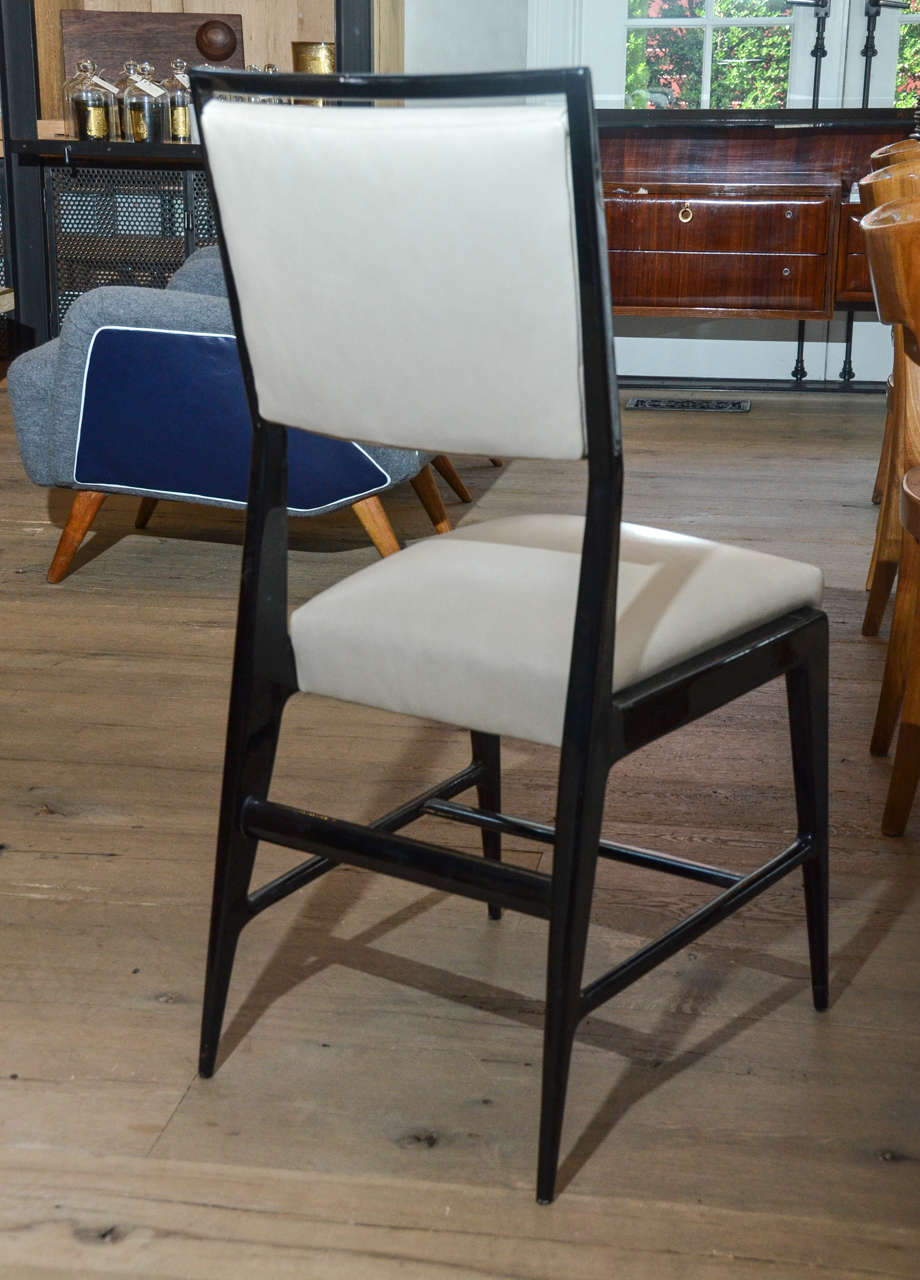 Mid-Century Modern Paire de chaises d'appoint attribuées à Gio Ponti en vente