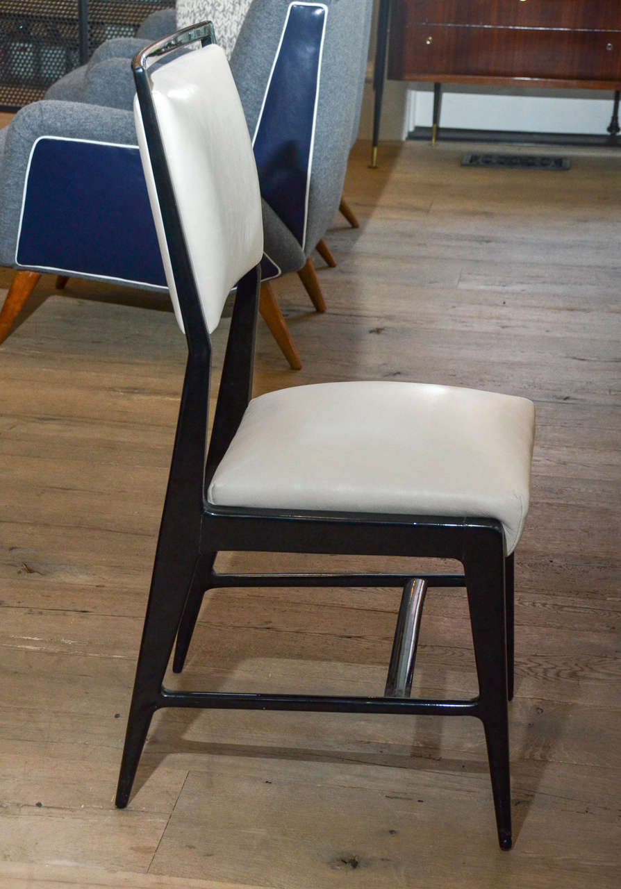 Mid-20th Century Pair of Occasional Chairs Attributed to Gio Ponti For Sale