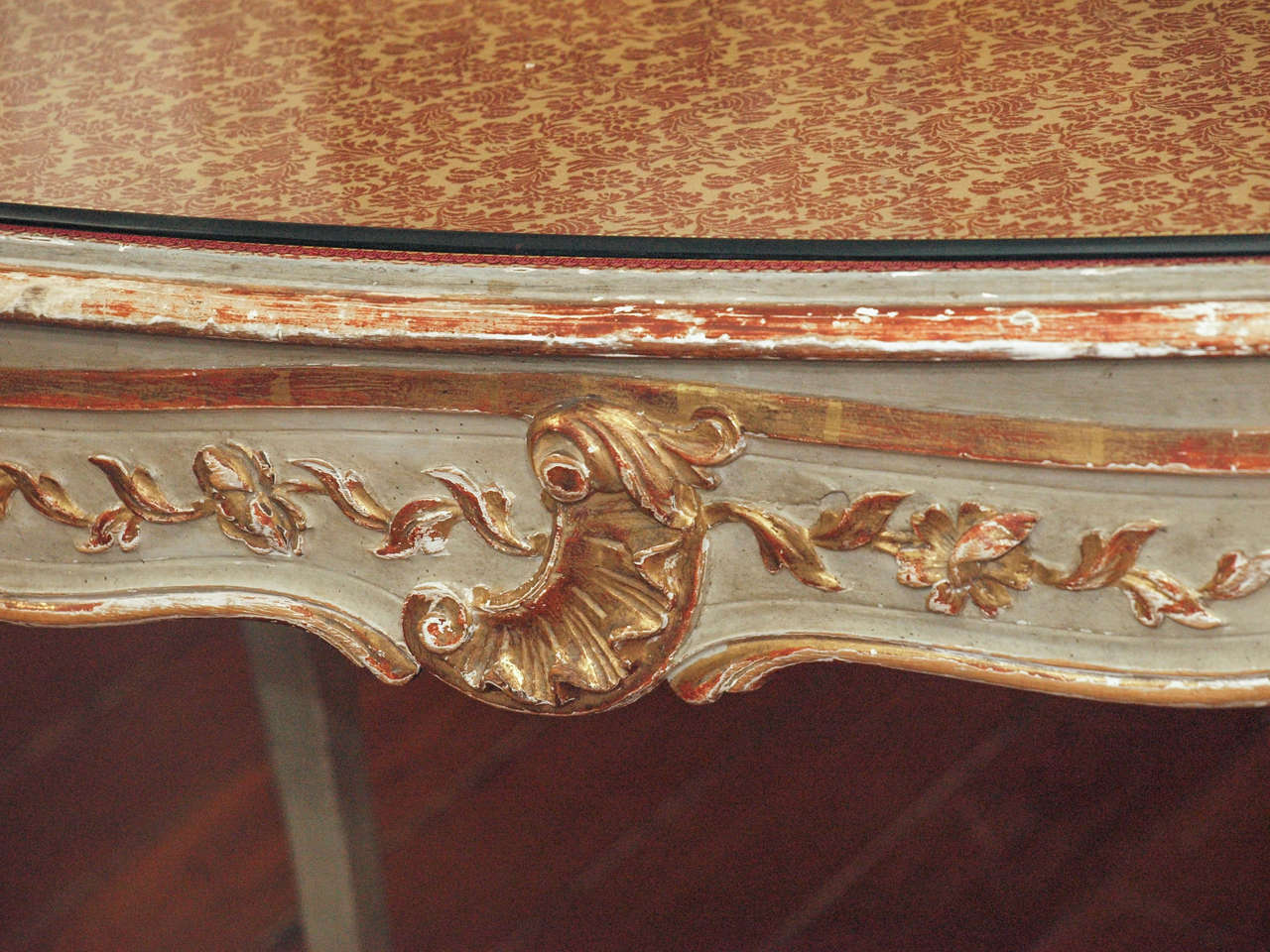 A Louis XV Style Table or Bureau Plat In Good Condition In New Orleans, LA
