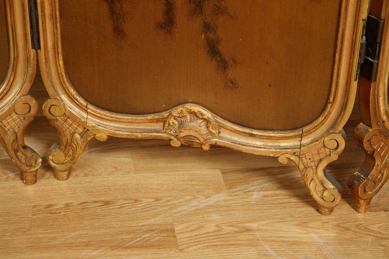 Legno dorato Paravento a tre ante in stile rococò, dorato e dipinto in vendita