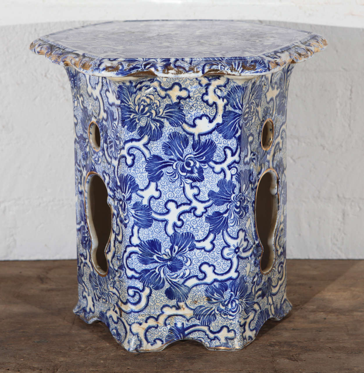 19th Century Small Blue and White Minton Willow Ceramic Stand