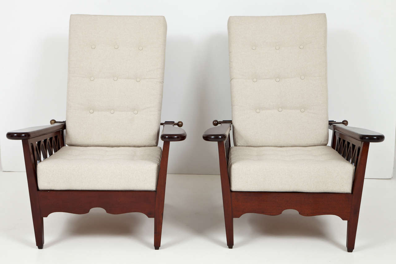 In solid mahogany
Reclining paquebot chairs
Newly reupholstered
Each side bar is 38 inches long