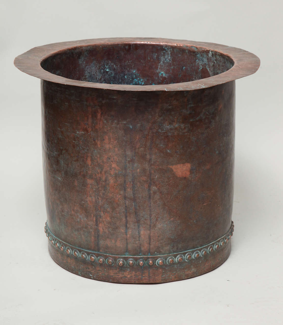 Fantastic Riveted Copper Early 19th Century Oversize Log Bin In Good Condition In Greenwich, CT