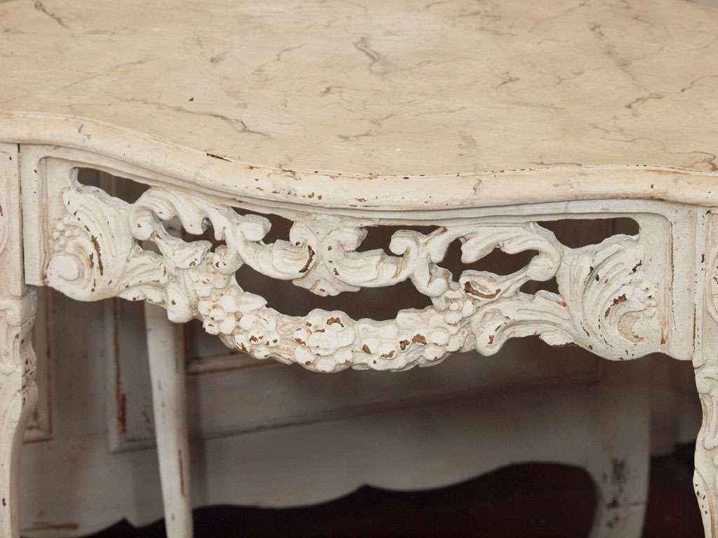 19th Century Italian Ivory Painted and Carved Side or End Table In Good Condition In New York, NY