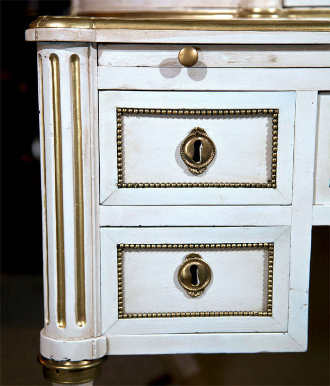 French Louis XIV Style Painted Vanity by Jansen In Good Condition In Stamford, CT