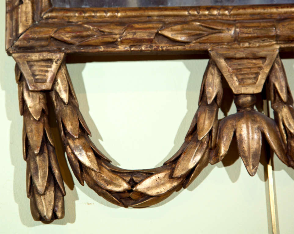 18th Century Italian Carved Giltwood Mirror In Good Condition For Sale In Stamford, CT