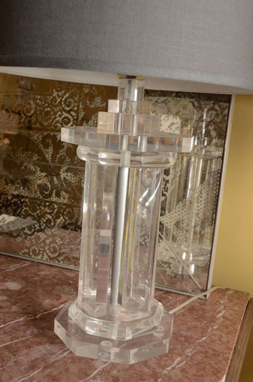 Pair of Lucite Lamps In Excellent Condition For Sale In Southampton, NY