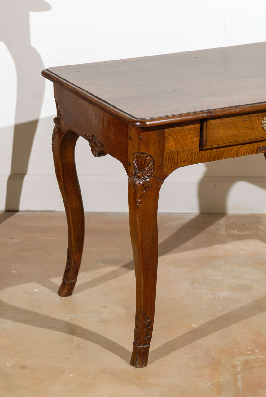 19th Century French Louis XV Walnut Side Table with One Drawer In Good Condition In Atlanta, GA