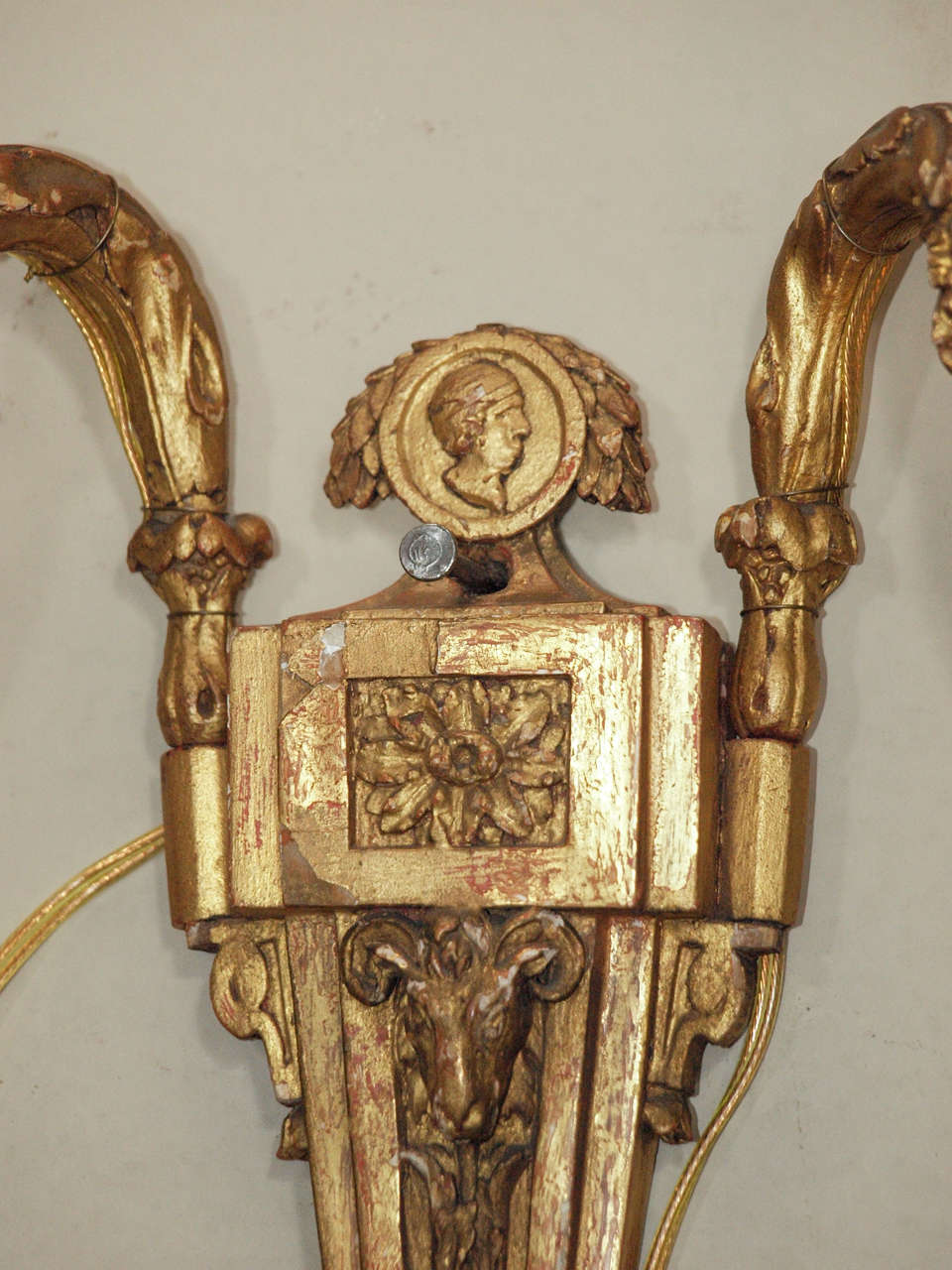 18th Century Pair Italian Gilt Wood Sconces In Excellent Condition For Sale In New Orleans, LA
