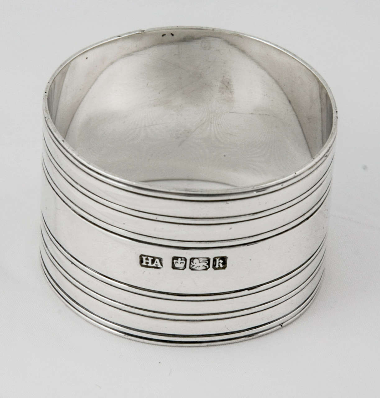 Set of Six Sterling Silver Napkin Rings In Excellent Condition For Sale In London, GB
