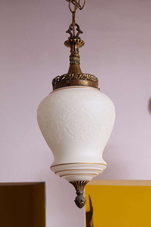 Embossed glass
will add class and elegance to all spaces. Gilt edging.
please check our restored ceiling lighting collection.
