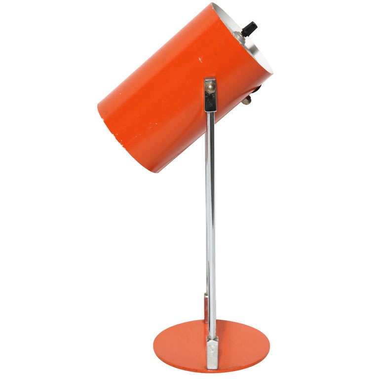 Minimalistische orangefarbene Stahl-Schreibtischlampe, 1960er Jahre im  Angebot bei 1stDibs