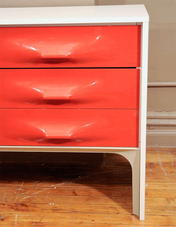 French Raymond Loewy Chest of Drawers in Orange and White For Sale