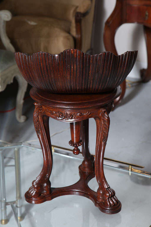 Carved Shell Shaped Piano Stool 3