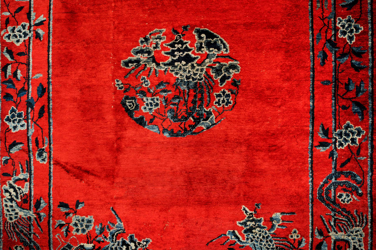 Antiker kaiserlich- chinesischer roter Seidenteppich mit Phoenixen, antik im Angebot 1
